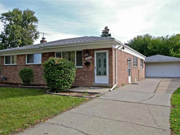 28230 Academy St, Roseville, MI 48066