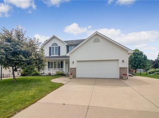 220 SW Hickory Gln, Grimes, IA 50111