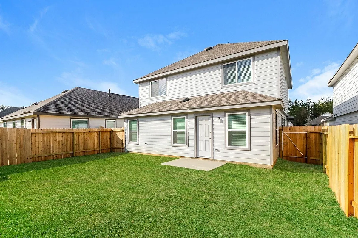 Building Photo - 2150 Middle Ridge Dr