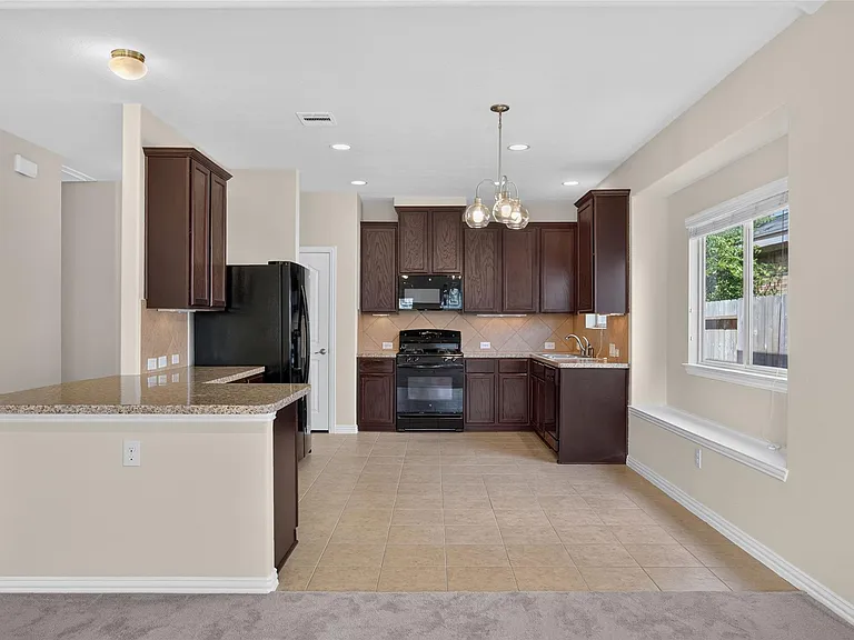 24715 Hikers Bend Dr — Photo 10