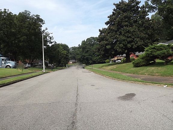 5th image of 1317 Carol Dr