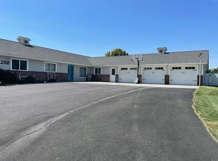 208 E Canyon Dr, Kennewick, WA 99337