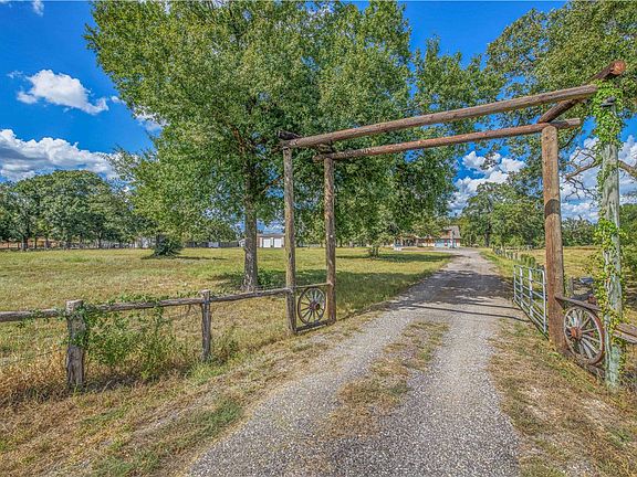 2nd image of 5917 Highway 30