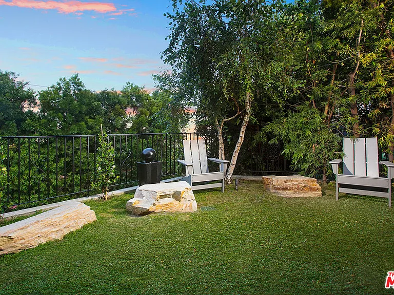1655 N Crescent Heights Blvd — Photo 49