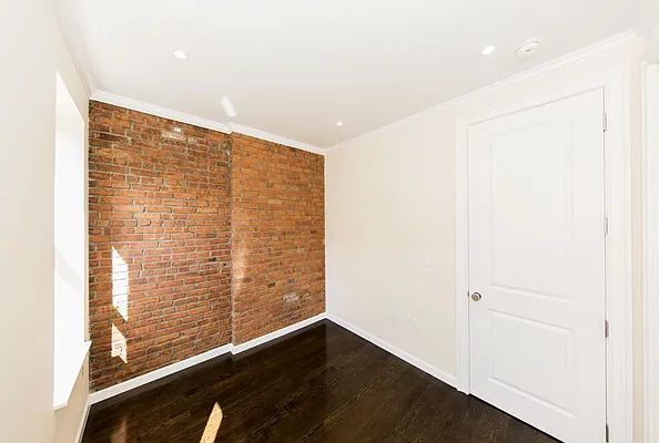 Rented by Avenues Real Estate | media 9