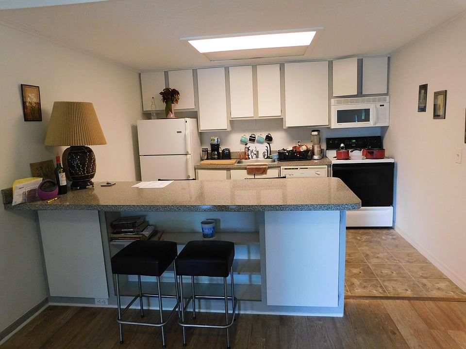 2nd image of 4000 Tunlaw Rd NW APT 614