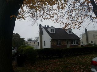 34 Howells Rd, Bay Shore, NY 11706