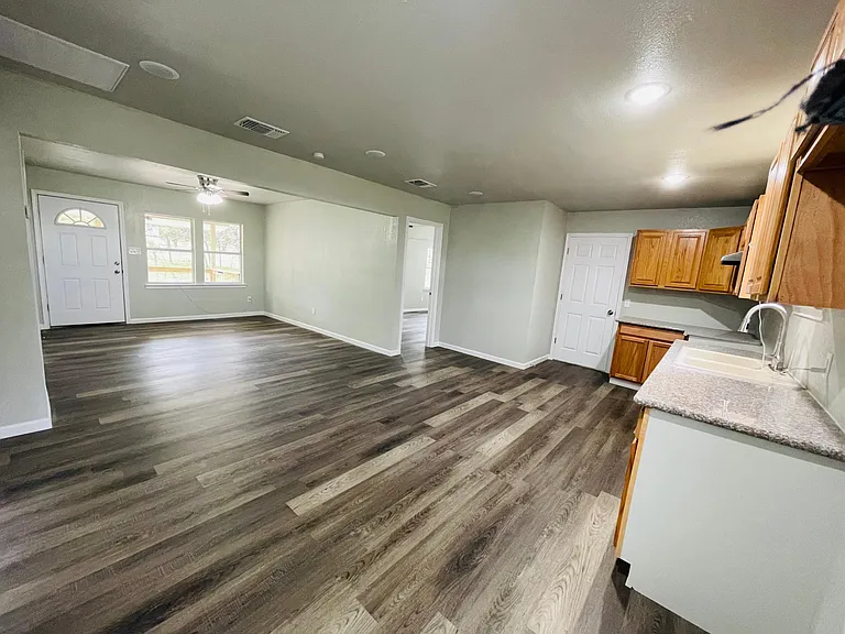 506 Enchanted Oak Dr — Photo 8