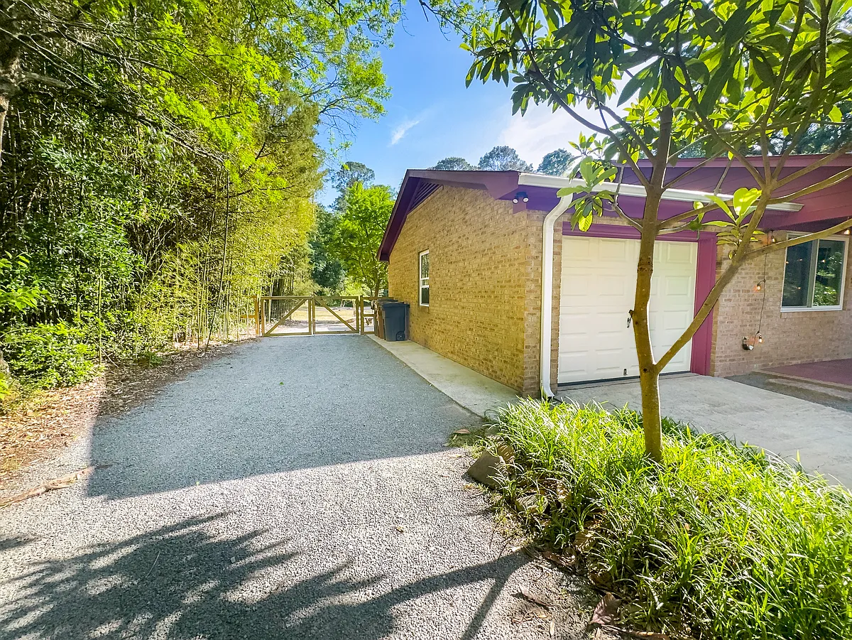 Building Photo - 313 Bountiful Ln