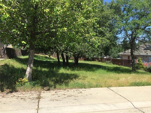 2nd image of 15 Moonridge Ct