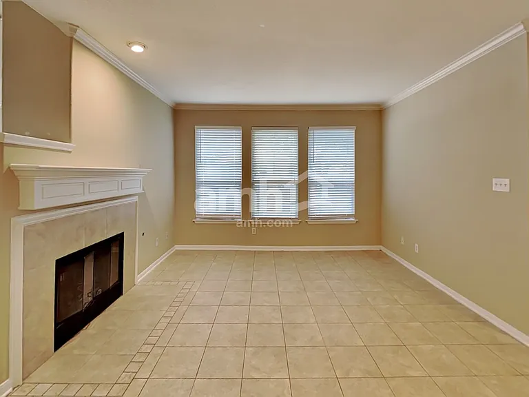 10923 Tattershall Ln — Photo 9