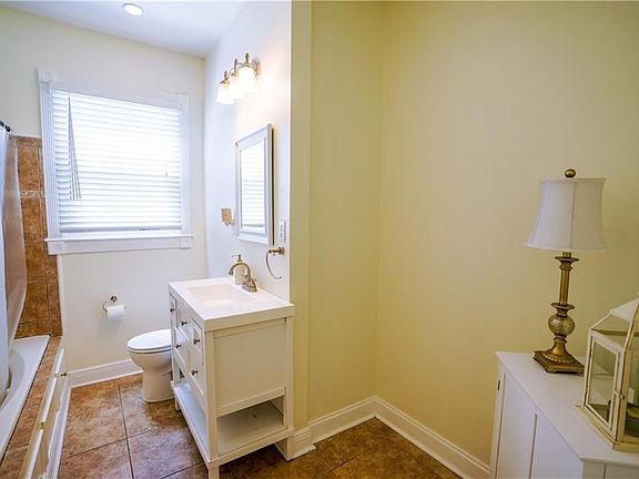 4th image of 3475 Vincennes Pl