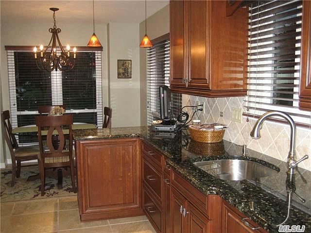 1st image of 31 W Pond Ct