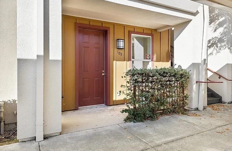 950 Campoy St #103