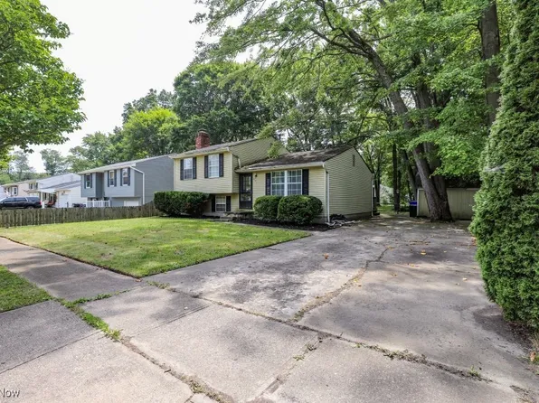 675 Midway Dr, Ravenna, OH 44266