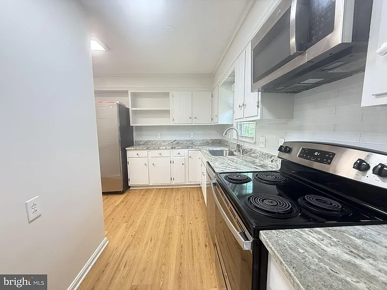 824 Appleseed Ct — Photo 9