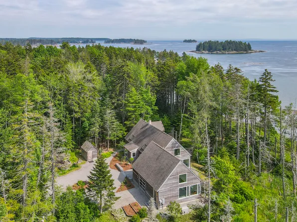 133 Scraggle Point Road, Saint George, ME 04859