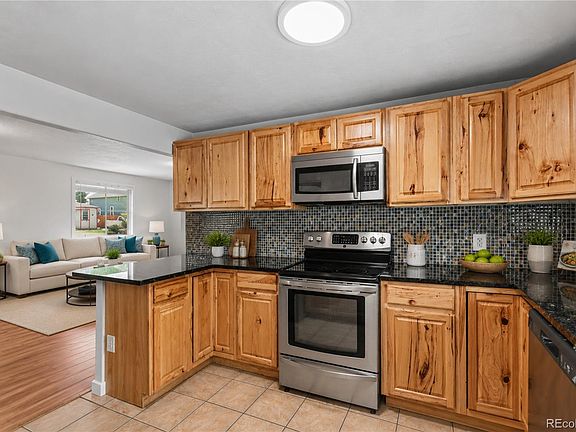 3rd image of 24 E 5th Avenue
