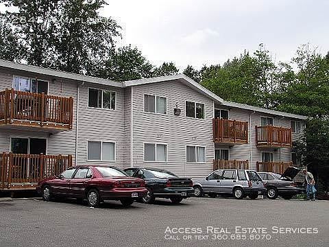 2nd image of 2843 W Maplewood Ave APT 12
