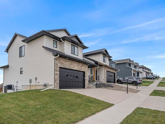 2nd image of 719 Rolling Hills Dr