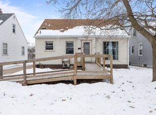 526 30th St SE, Cedar Rapids, IA 52403