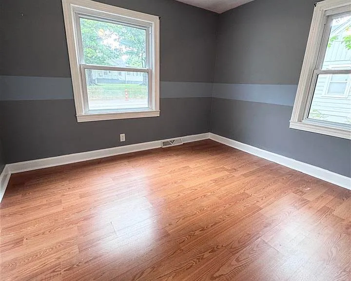 625 N Main St — Photo 13
