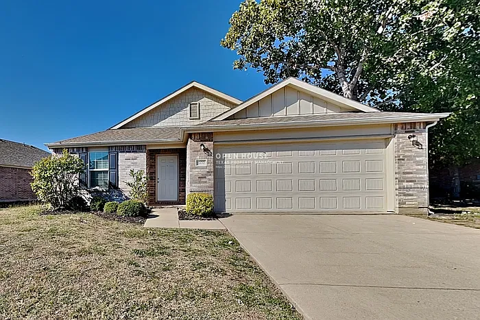3 bed, 2.0 bath, 1757 sqft, $2,000 — Photo 1