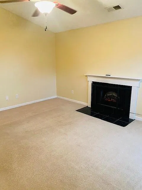 3 bed, 1050 sqft, $1,695 — Photo 4
