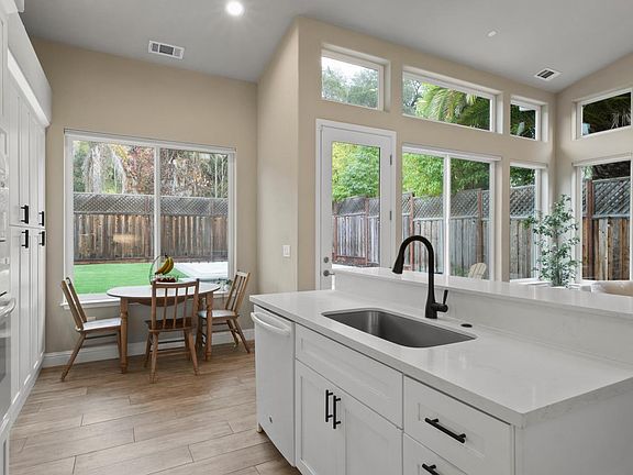 4th image of 1843 Bella Vista Way