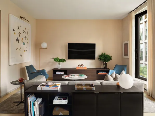 505 West 19th Street image 2 of 19