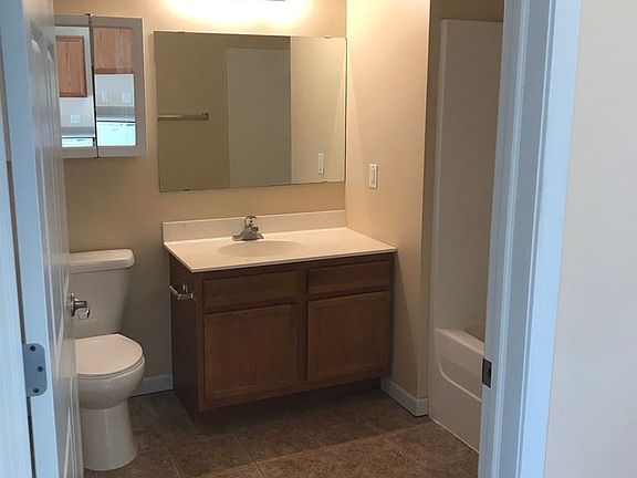 5th image of 106 Cottonwood Ave N #7729594