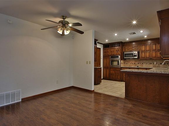 5th image of 2500 Elwood Dr