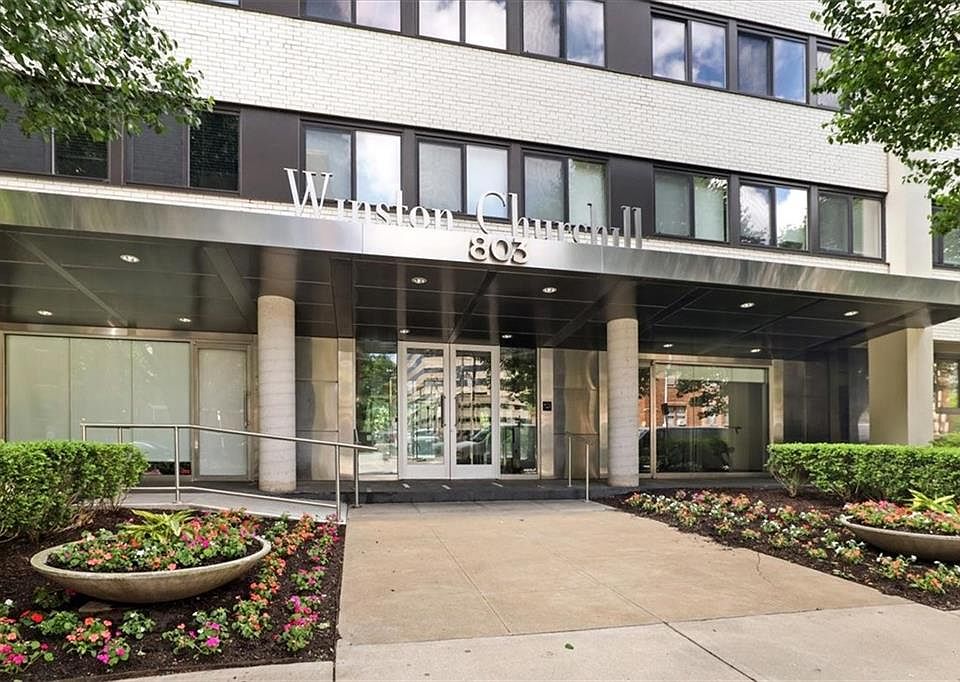 1st image of 803 W 48th St APT 1106