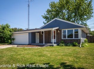 827 Three Mile Rd, Racine, WI 53402