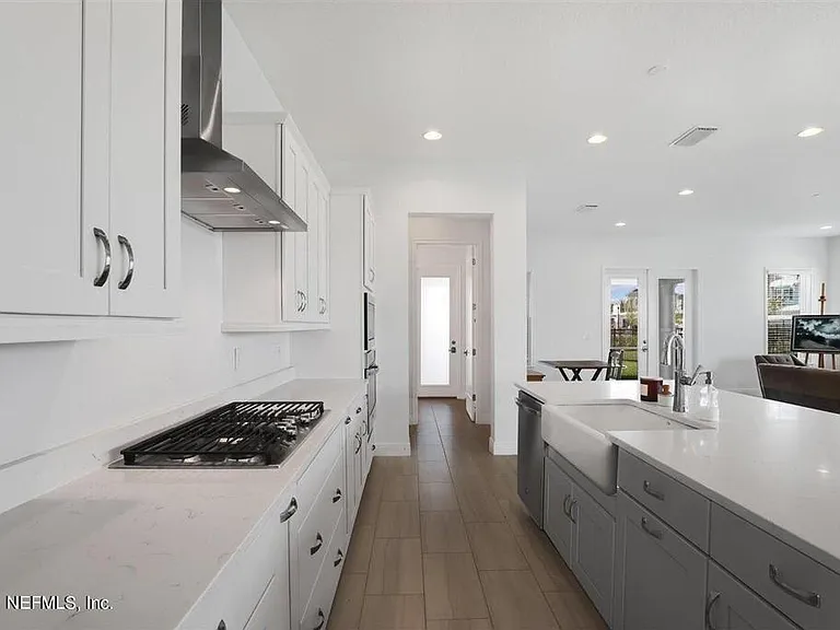 691 Rum Runner Way — Photo 2