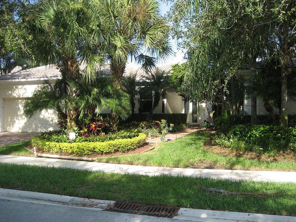 1st image of 2490 Bay Isle Dr