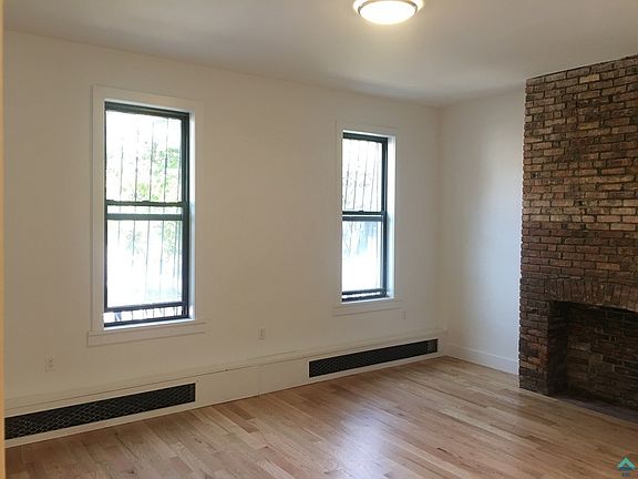 3rd image of 38 Melrose St #Aw