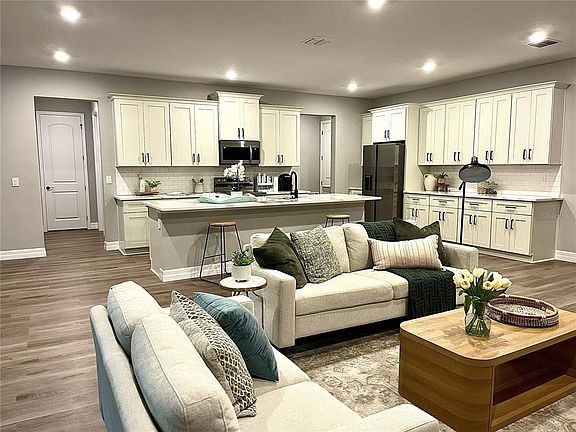 5th image of 11400 Linnet Rd