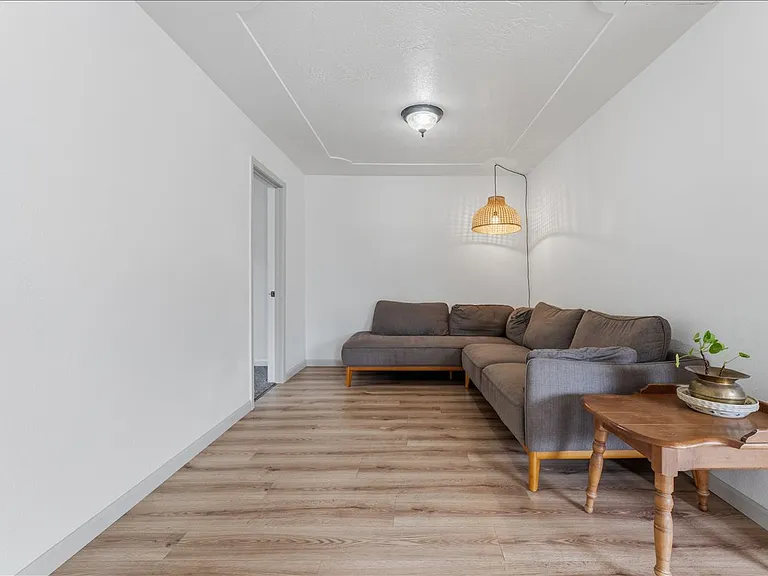 114 Cherry St NW — Photo 4