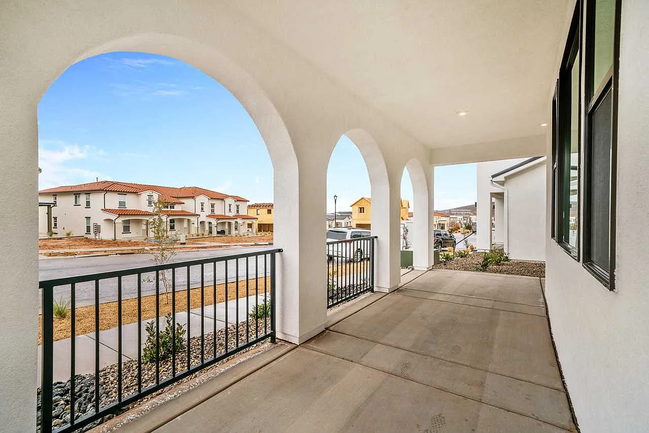4 bed, 2322 sqft, $2,850 — Photo 1