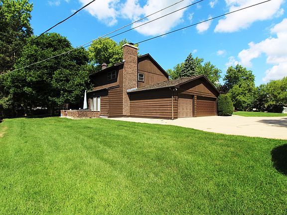 3rd image of 400 Winsor Dr
