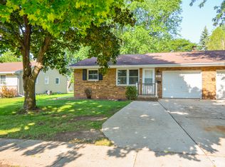 825 Smits St, De Pere, WI 54115