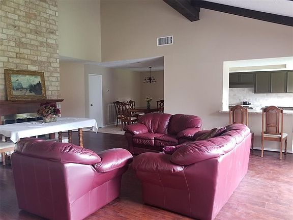 2nd image of 3111 Shawnee Dr