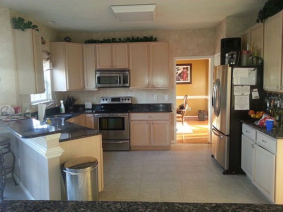 5th image of 1604 Emerald Woods Dr