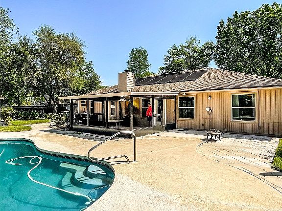 3rd image of 10348 Elderberry Dr