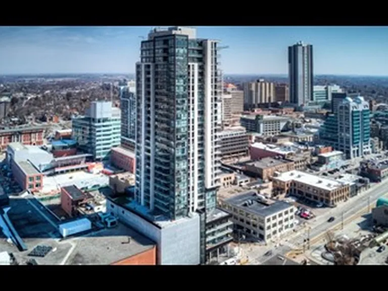 60 Charles St W #911 — Photo 1
