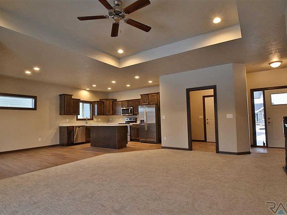 4th image of 4408 W Mills St