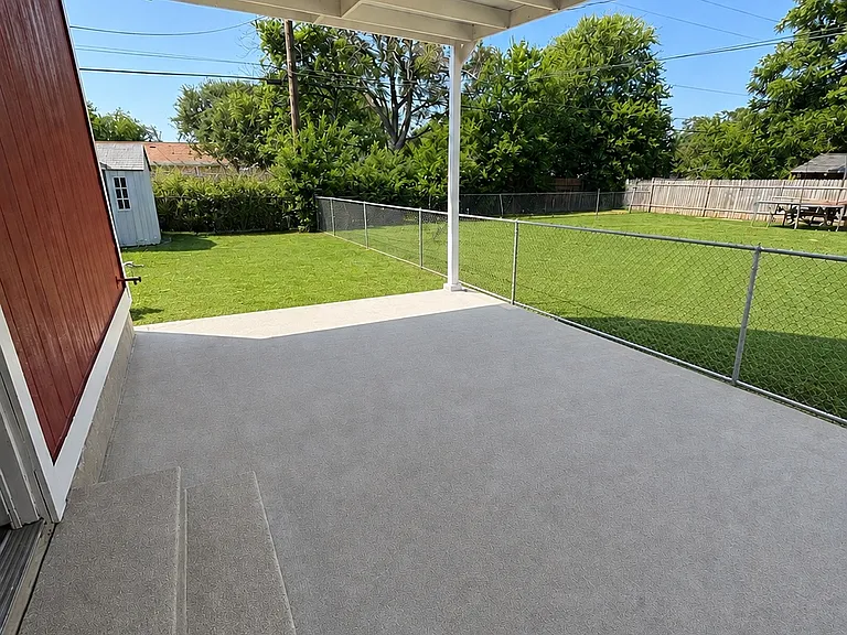526 E Palfrey St — Photo 12