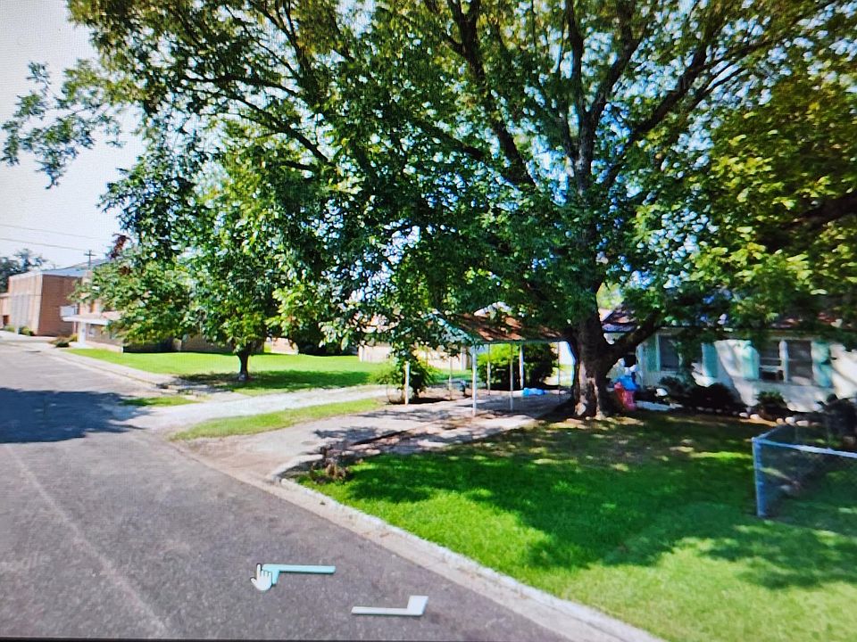 2nd image of 203 NE Avenue A Room 1