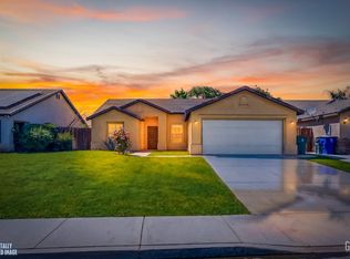 8201 Capitan Dr, Bakersfield, CA 93313